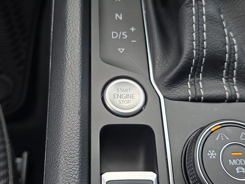Used 2023 Volkswagen Atlas Cross Sport SE w/ Panoramic Sunroof Package AWD/4WD image 29