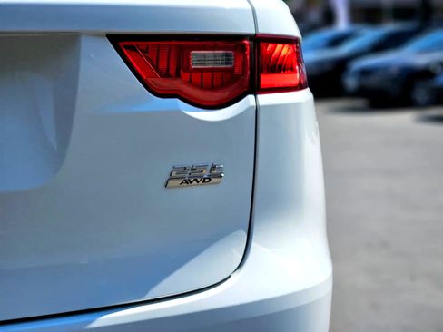 Used 2019 Jaguar F-PACE R-Sport image 39