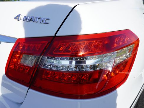 Used 2011 Mercedes-Benz E 350 4MATIC Sedan image 12