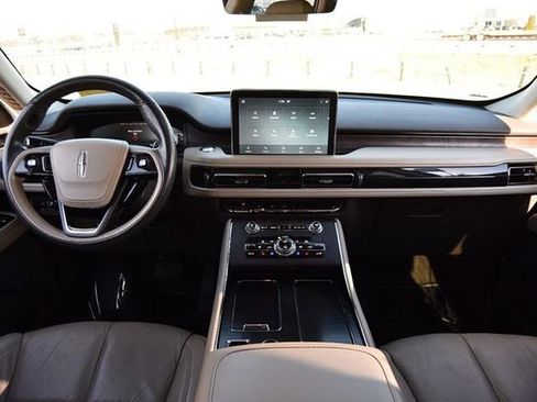 Used 2020 Lincoln Aviator Reserve w/ Elements Package Plus image 7