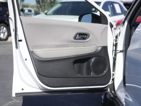 Used 2017 Honda HR-V EX image 30