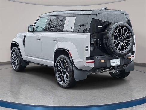 New 2026 Land Rover Defender 110 OCTA image 7