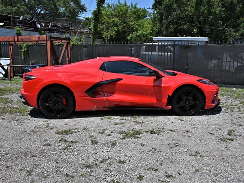 Used 2022 Chevrolet Corvette Stingray Convertible w/ Z51 Performance Package RWD image 7