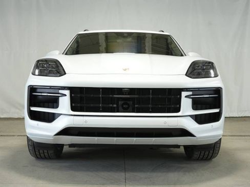New 2026 Porsche Cayenne GTS image 11
