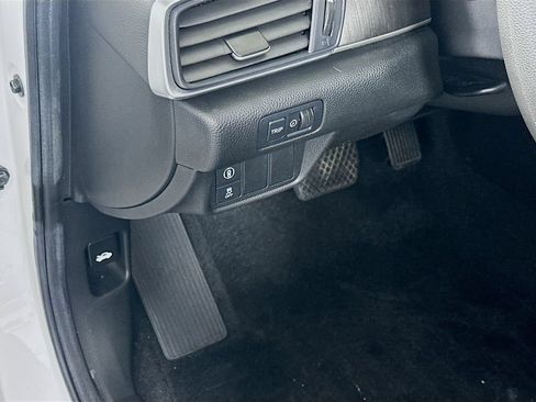 Certified 2021 Honda Accord LX image 10