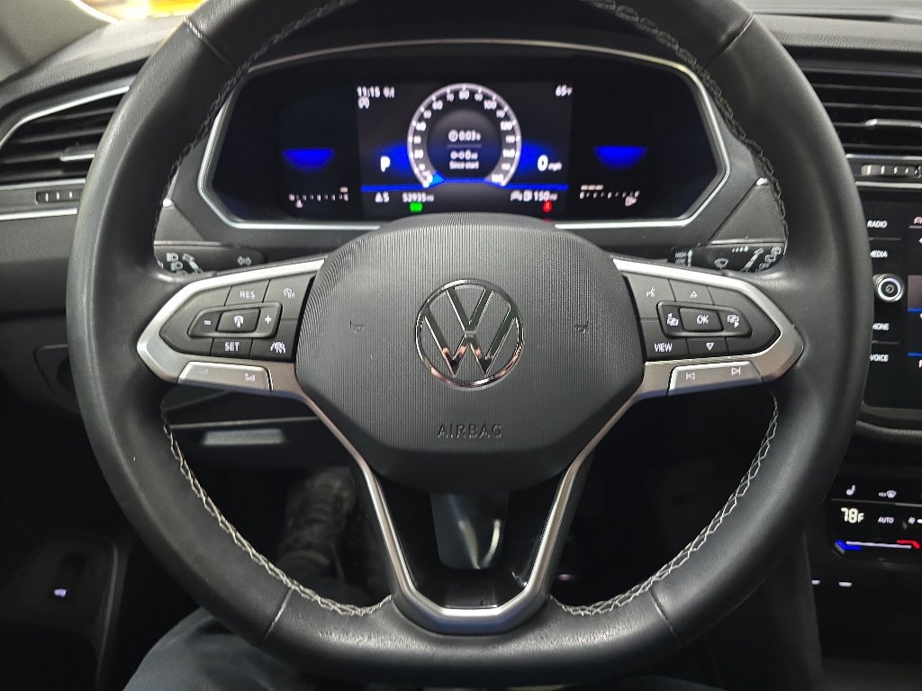 Used 2022 Volkswagen Tiguan SE w/ Panoramic Sunroof Package AWD/4WD image 19