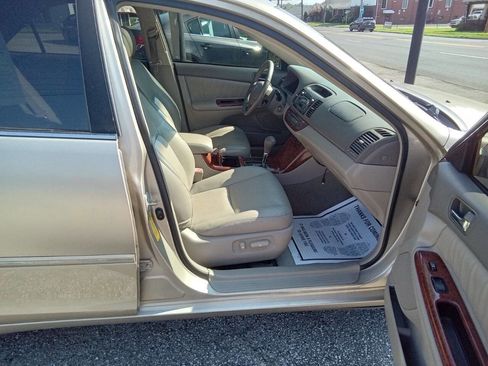 Used 2005 Toyota Camry XLE image 14
