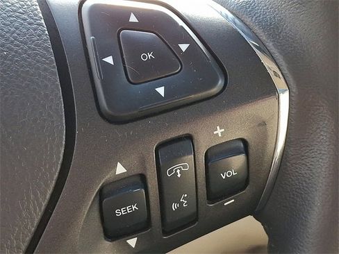 Used 2013 Lincoln MKS AWD image 22