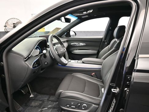 Used 2024 Genesis GV70 2.5T w/ Sport Prestige Package image 12