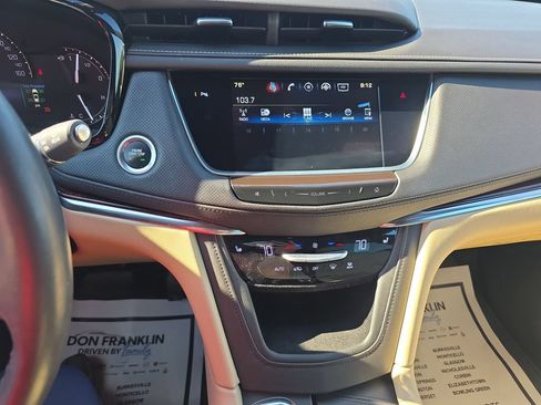 Used 2018 Cadillac XT5 Luxury w/ Driver Awareness Package AWD/4WD image 16