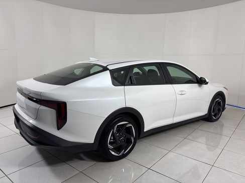 Used 2025 Kia K4 EX image 5