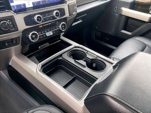 Used 2022 Ford F350 Lariat w/ Chrome Package image 20