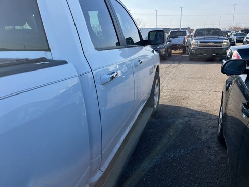 Used 2017 RAM 1500 Classic SLT image 18