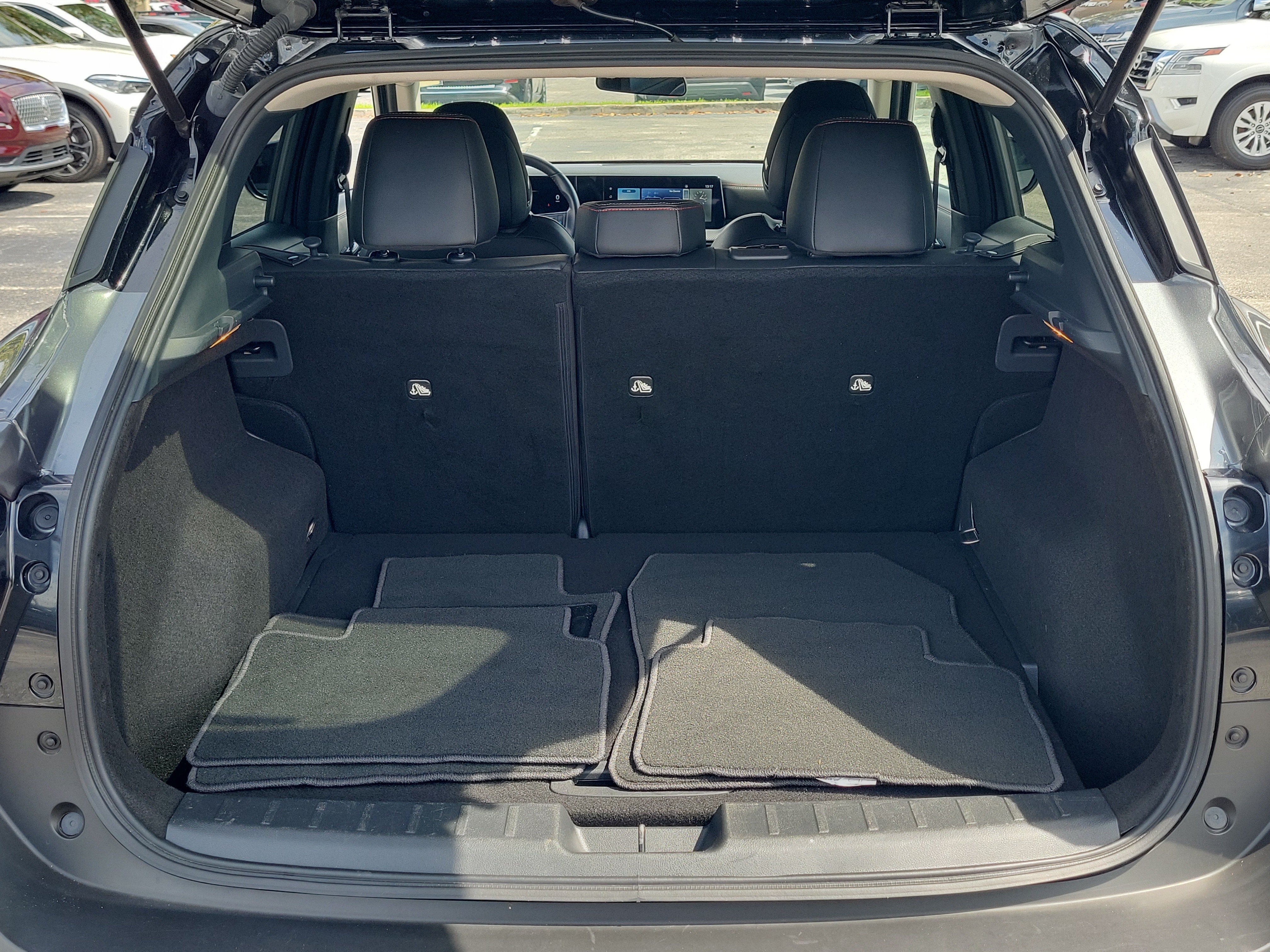 Certified 2025 Nissan Kicks SR w/ SR Premium Package FWD image 7