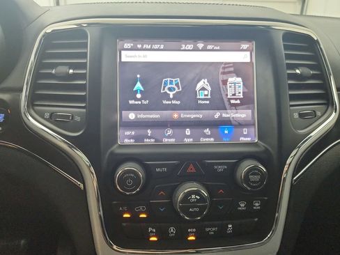 Certified 2018 Jeep Grand Cherokee Limited AWD/4WD image 29