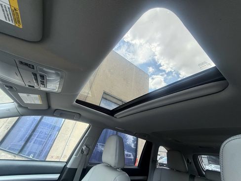 Used 2018 Toyota Highlander XLE FWD image 13