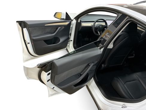 Certified 2023 Tesla Model Y Long Range AWD/4WD image 10