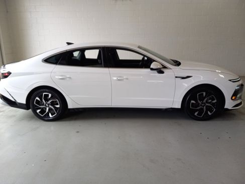 Used 2024 Hyundai Sonata SEL FWD image 2