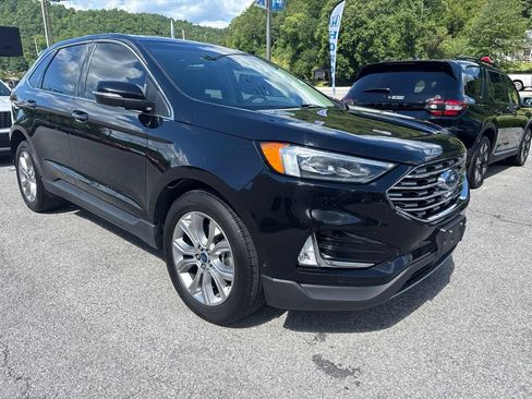 Used 2019 Ford Edge Titanium w/ Equipment Group 301A AWD/4WD image 3