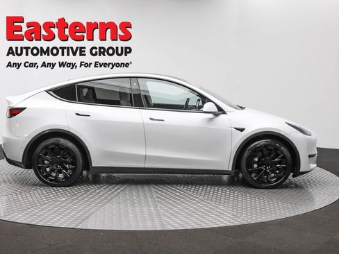 Used 2021 Tesla Model Y Long Range image 4
