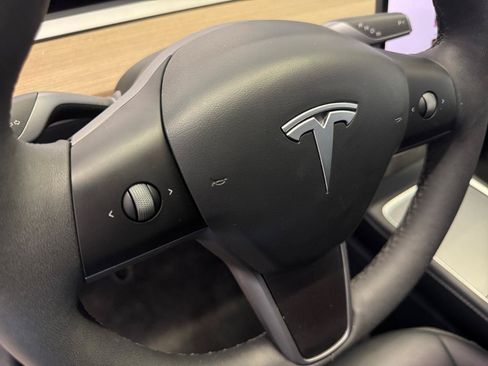 Used 2022 Tesla Model 3 Long Range AWD/4WD image 17