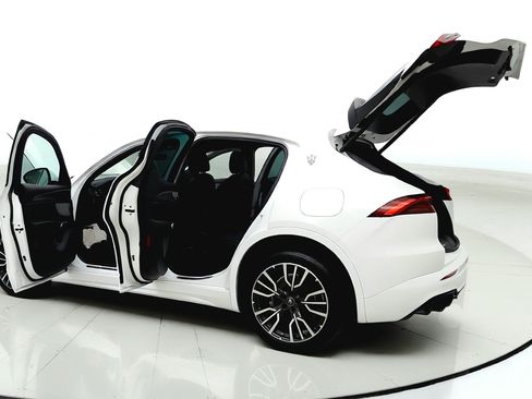 Used 2023 Maserati Grecale GT AWD/4WD image 12
