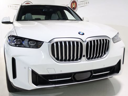 Used 2024 BMW X5 xDrive40i w/ Premium Package AWD/4WD image 27