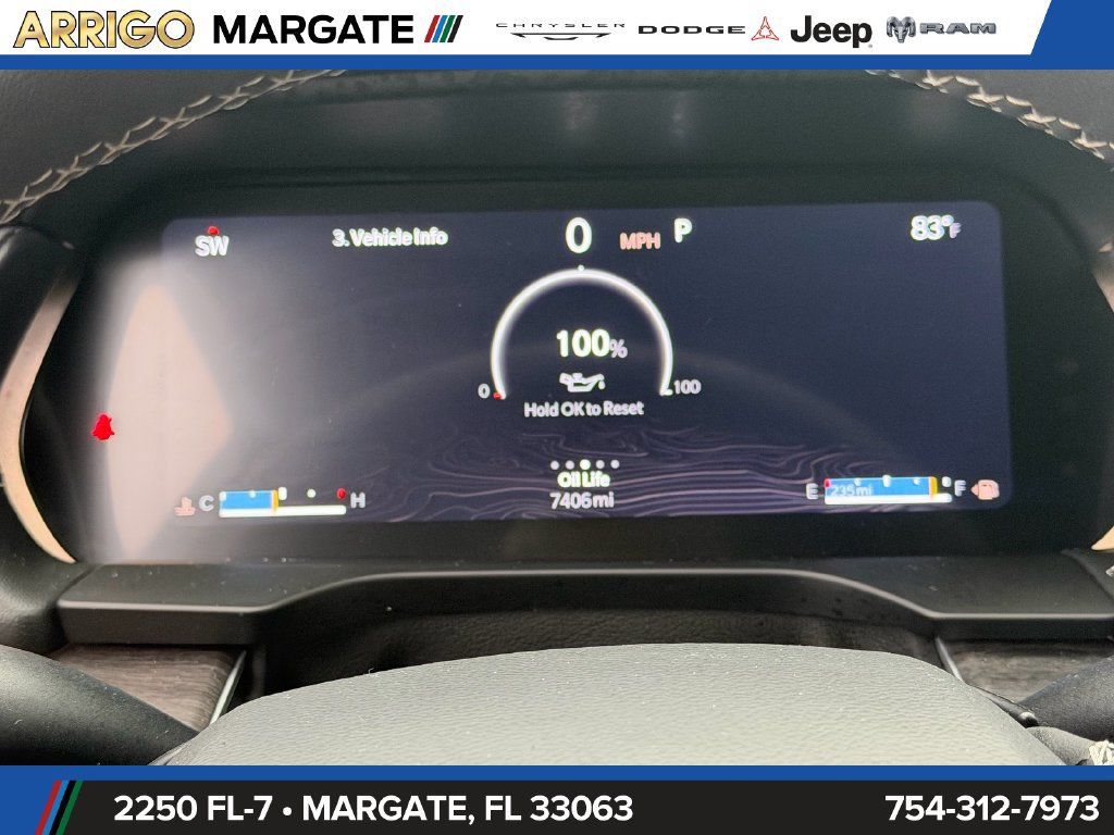 Used 2025 Jeep Grand Cherokee Limited RWD image 21