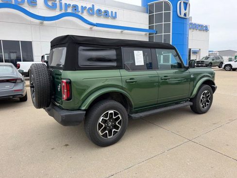 Used 2023 Ford Bronco Outer Banks image 2