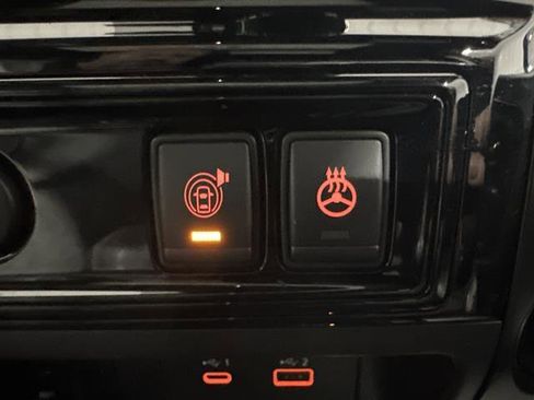 Used 2021 Nissan Titan PRO-4X w/ Pro-4x Convenience Package image 28