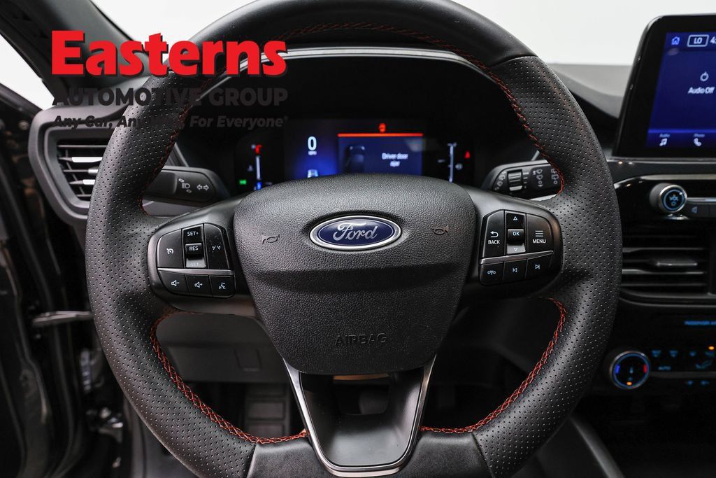 Used 2025 Ford Escape ST-Line FWD image 12