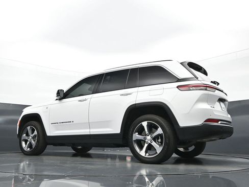 Used 2023 Jeep Grand Cherokee 4WD 4xe w/ Luxury Tech Group II image 22