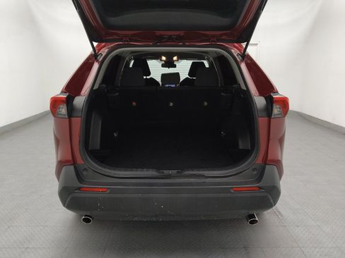Used 2020 Toyota RAV4 LE FWD image 29