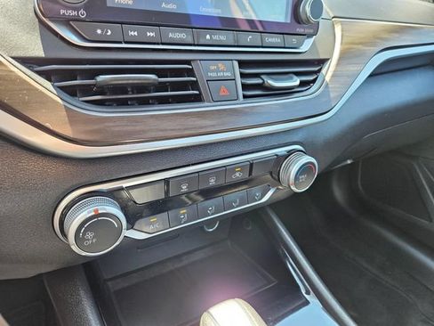 Used 2024 Nissan Altima 2.5 SV FWD image 31