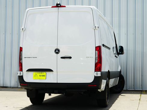 Used 2023 Mercedes-Benz Sprinter 1500 image 5