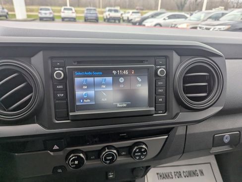 Used 2016 Toyota Tacoma SR image 12