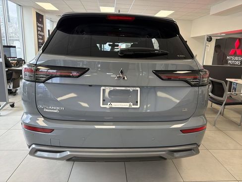 New 2026 Mitsubishi Outlander SE image 6