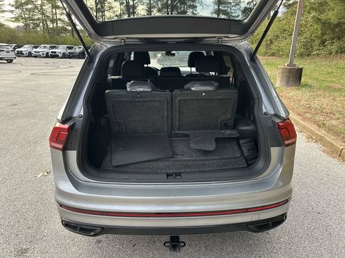 Used 2023 Volkswagen Tiguan SE R-Line image 25
