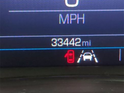 Used 2023 GMC Terrain SLE w/ Driver Convenience Package image 12