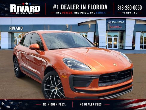 Used 2025 Porsche Macan AWD/4WD image 1