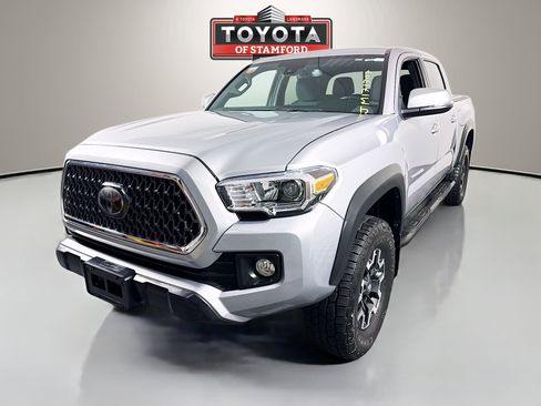 Certified 2018 Toyota Tacoma TRD Off-Road image 3