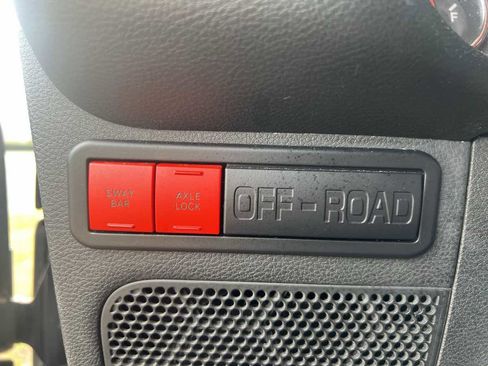 Used 2017 Jeep Wrangler Unlimited Rubicon image 15