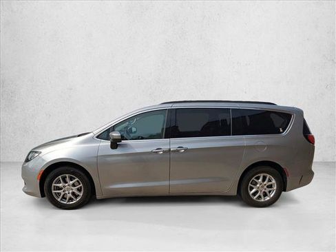 Used 2021 Chrysler Voyager Lxi FWD image 8