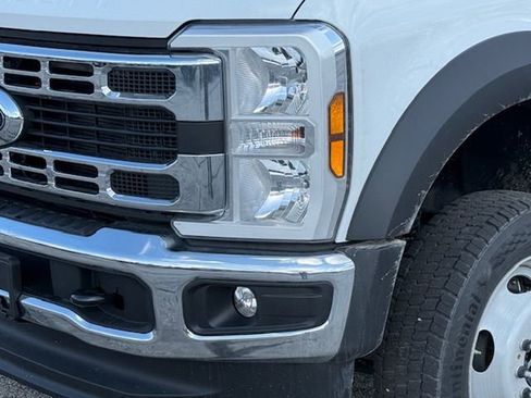 New 2025 Ford F550 4x4 Regular Cab Super Duty image 9