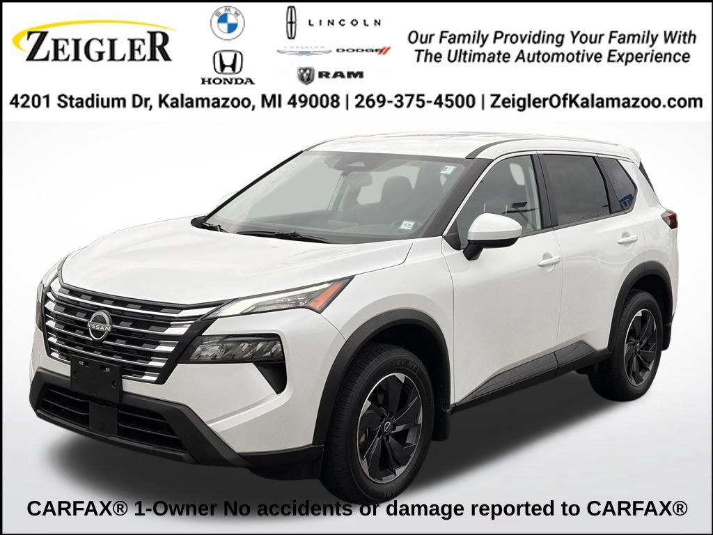 Used 2025 Nissan Rogue SV AWD/4WD image 1