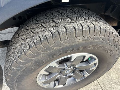 Used 2020 Nissan Frontier PRO-4X image 12