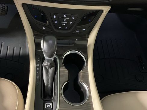 Used 2019 Buick Envision Premium AWD/4WD image 31