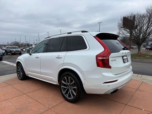 Used 2017 Volvo XC90 T6 Momentum w/ Vision Package image 4