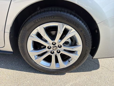 Used 2021 Toyota Sienna Platinum FWD image 21