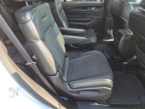 Used 2025 Jeep Grand Cherokee L Altitude RWD image 21